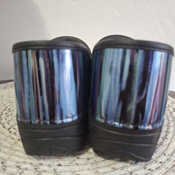 Striped Women's Dansko XP 2.0 Clogs Size 38. - Picture 4 of 8